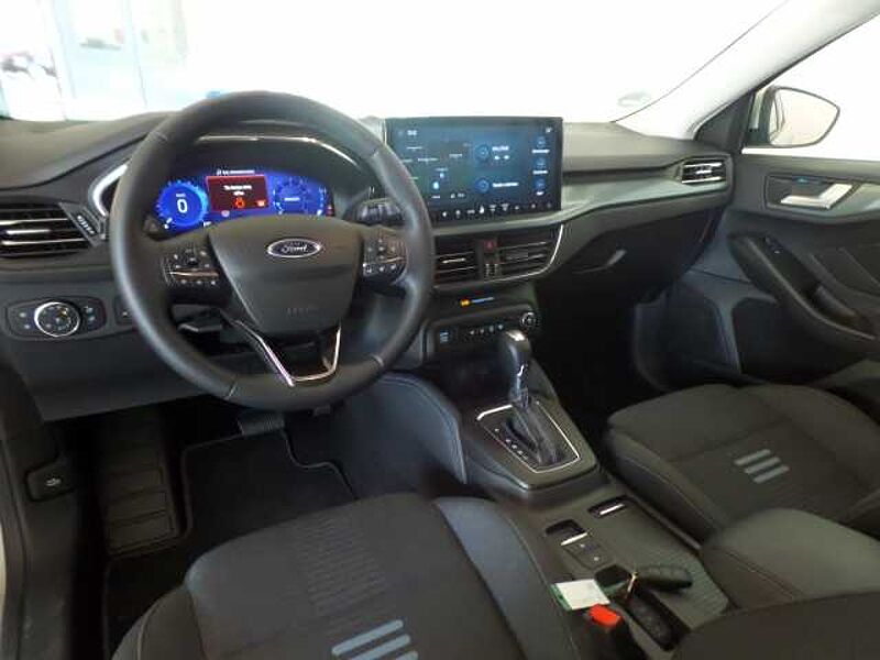 Ford Focus Active X  +AHK+Kamera+Navi+LED