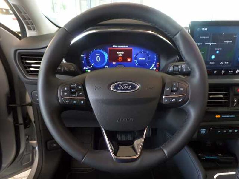 Ford Focus Active X  +AHK+Kamera+Navi+LED