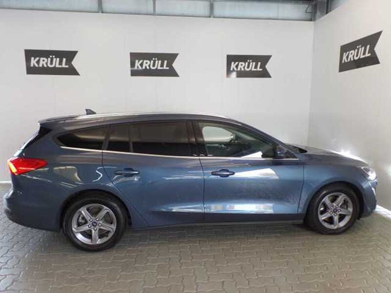 Ford Focus 2.0 EcoBlue Titanium+Kamera+LED+AHK+