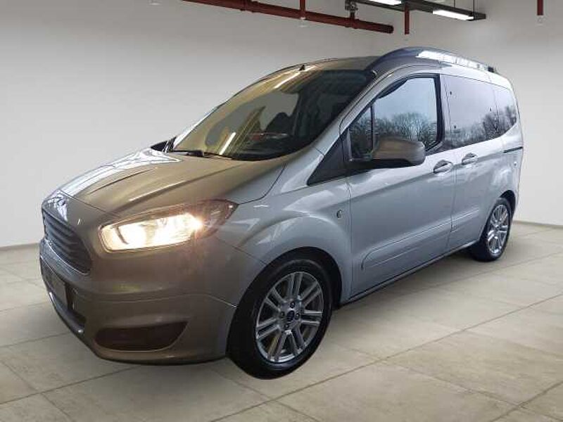 Ford Tourneo Courier Titanium +Allwetter+