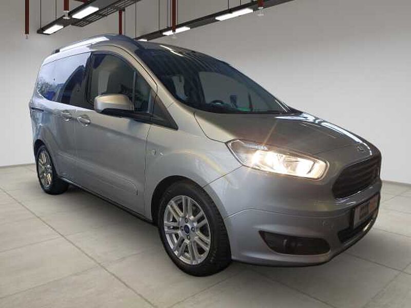 Ford Tourneo Courier Titanium +Allwetter+