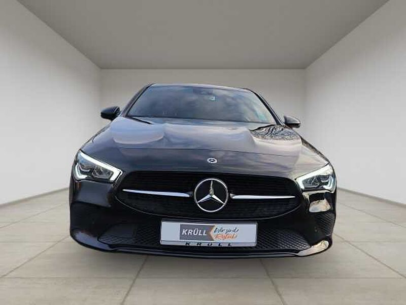 Mercedes-Benz CLA 200 Shooting Brake +LED+AHK+WR